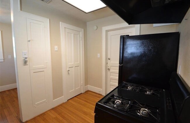 Building Photo - 1507 McDuffie St