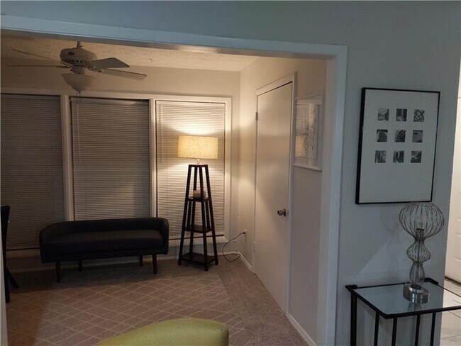 Building Photo - 1003 Dunbar Dr