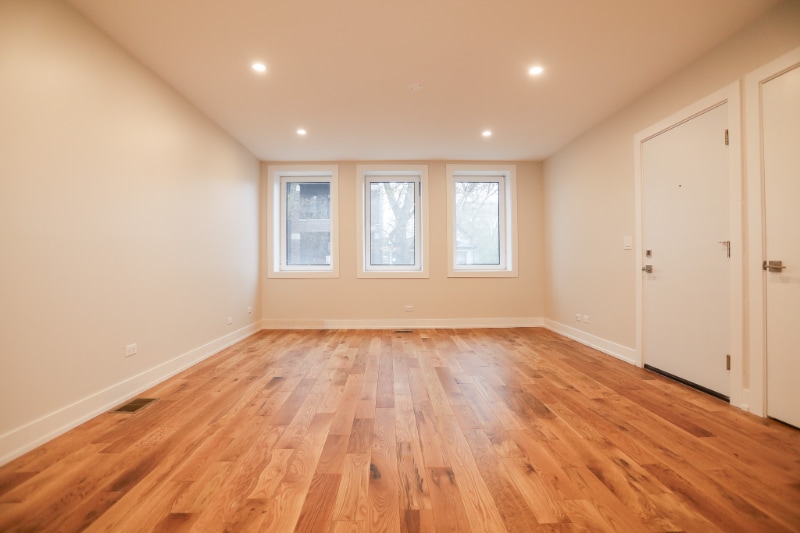 Building Photo - 2308 W Foster Ave