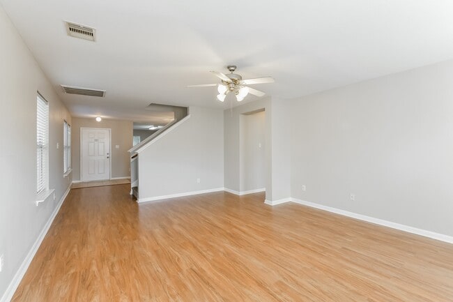 Building Photo - 21610 Rain Leaf Ct