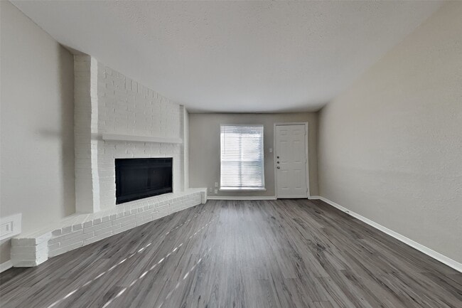 Building Photo - 5315 Derbyshire Dr