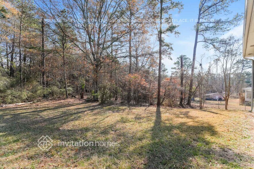 Building Photo - 2440 Sherrie Ln SW