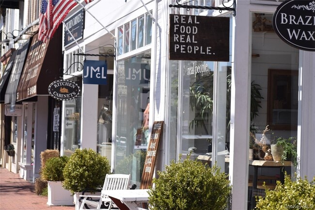 Building Photo - 3 Old Town Ln