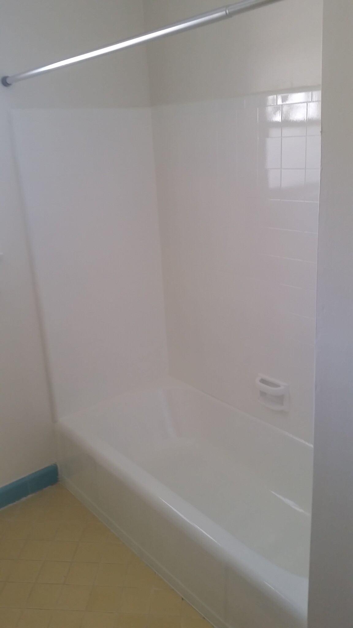 Shower - 1321 E Appleton St