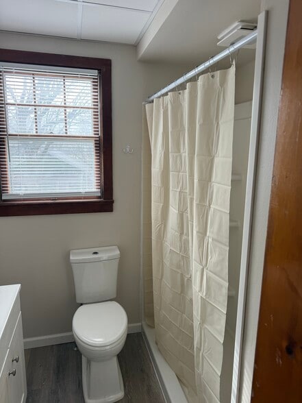 Building Photo - 46-101 E Hummelstown St