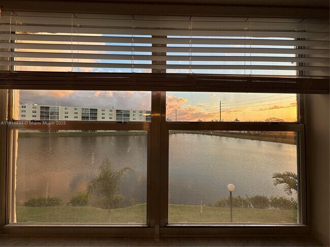 Building Photo - 311 SE 3rd St