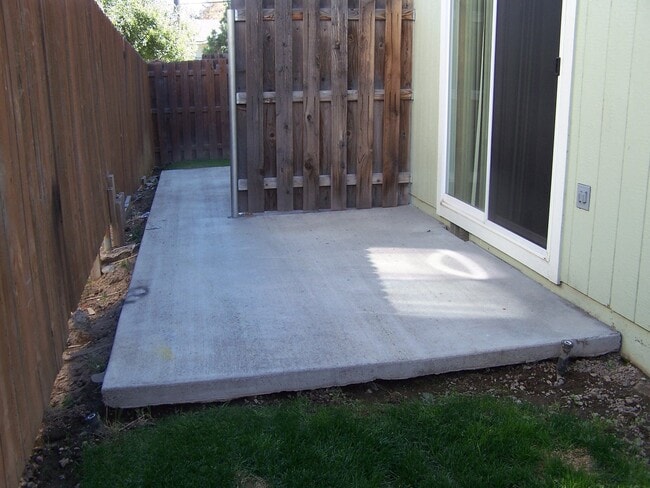 Building Photo - 2 Bed/2.5 Bath Unit Convenient to Old Mill - Doanna Way