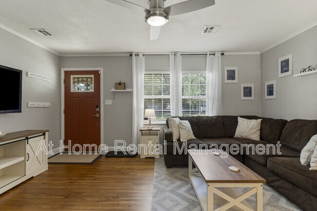 Building Photo - 4911 S Cincinnati Ave