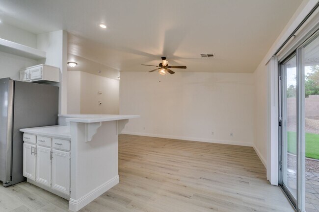 Building Photo - 437 Palegold St