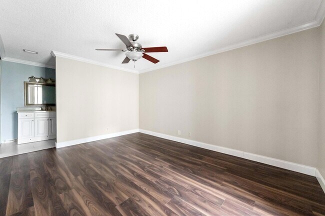 Building Photo - 3757 Cocoplum Cir