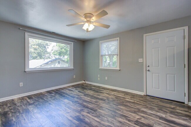 Building Photo - 1833 Orangeburg St