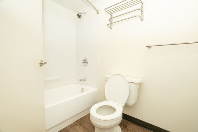 Building Photo - Stylishly Renovated 1 Bedroom in Historic Irvington!