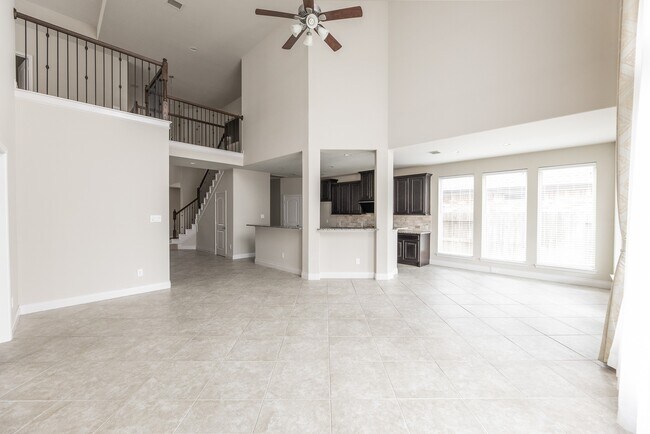 Building Photo - 2131 Blossomcrown Dr
