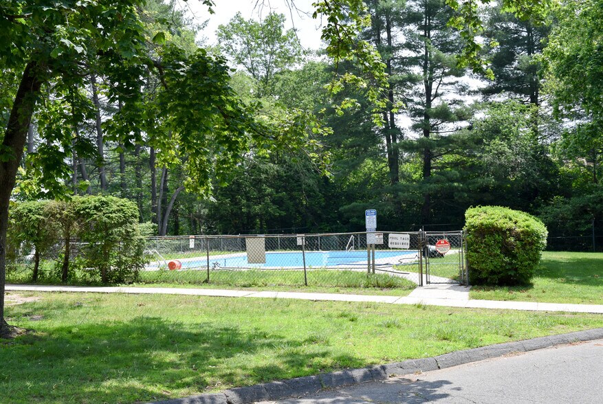 Building Photo - 49 Grandview Dr