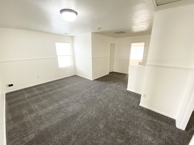 Building Photo - 1243 W 520 S