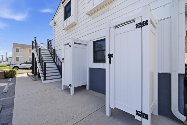 Building Photo - 3800 W Brigantine Ave