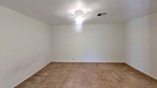 Building Photo - 3 Bedroom, 3 Bathroom Live Oak Canyon Home...