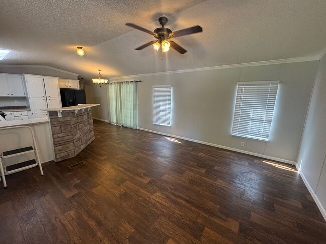 Building Photo - Beautiful 3 Bedroom home in Stonewall