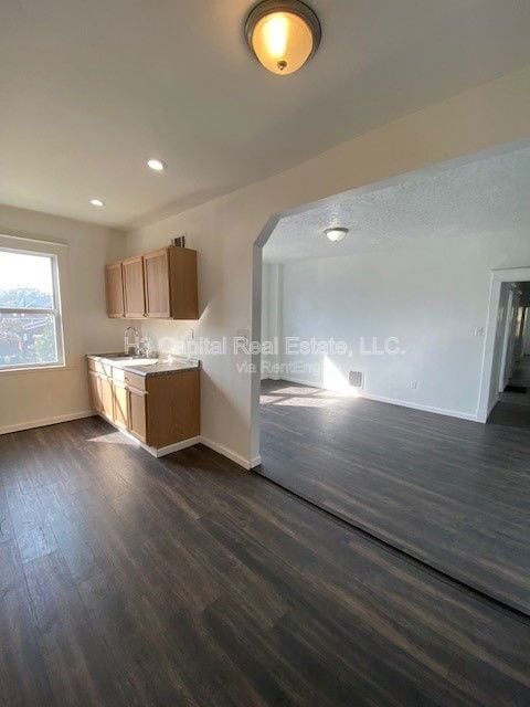 Building Photo - 2458 Benton St