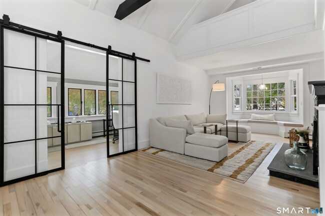 Building Photo - 3 Riverview Rd