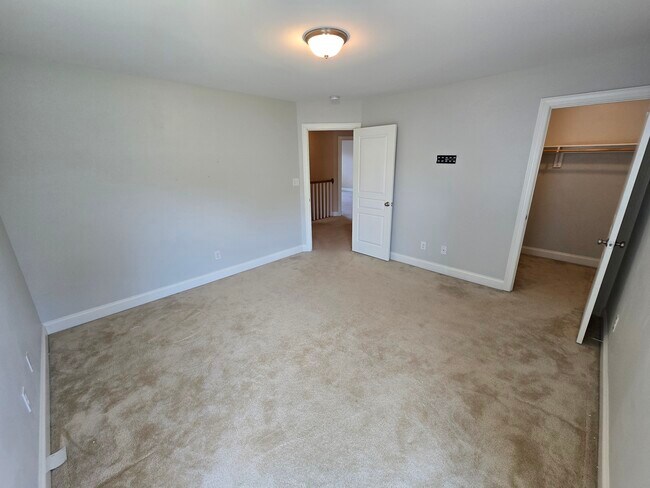 Building Photo - 47 Kentucky Derby Ln