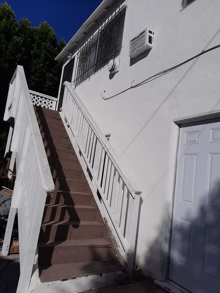 Back staircase - 4451 Stansbury Ave