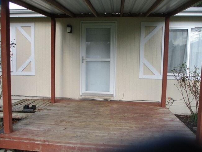 Building Photo - 4.65 Acre Farm/Horse Property for Rent!