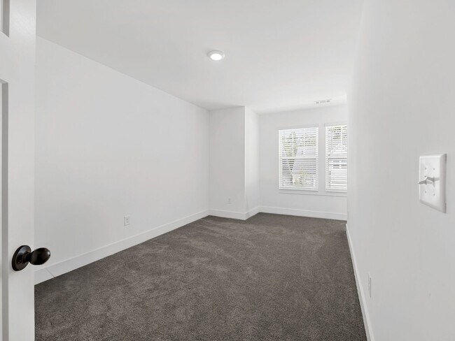 Building Photo - 476 Ml Pk Wy