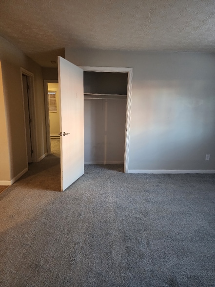 Building Photo - 7300 Sunset Strip Ave NW