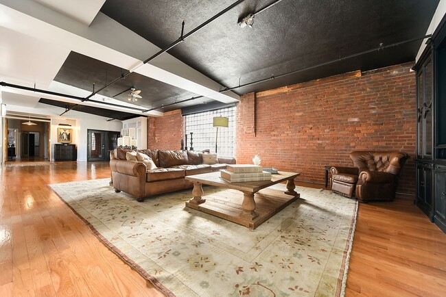 Building Photo - Spectacular, Furnished 3-Bedroom Loft