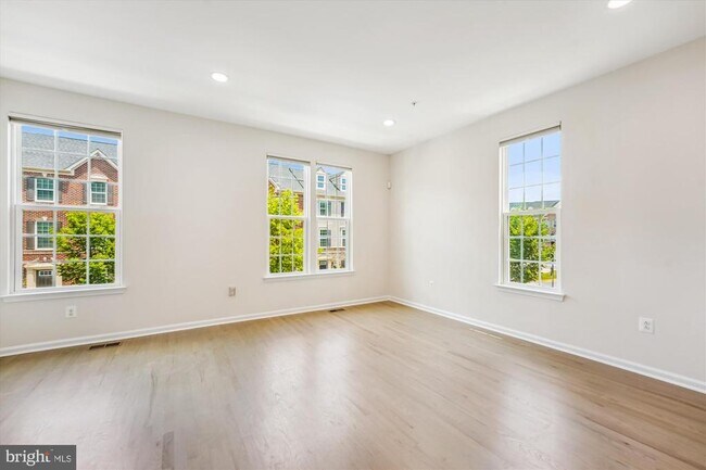 Building Photo - 5313 Smith's Cv Ln