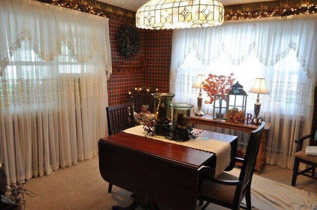 Building Photo - 317 Chestnut St