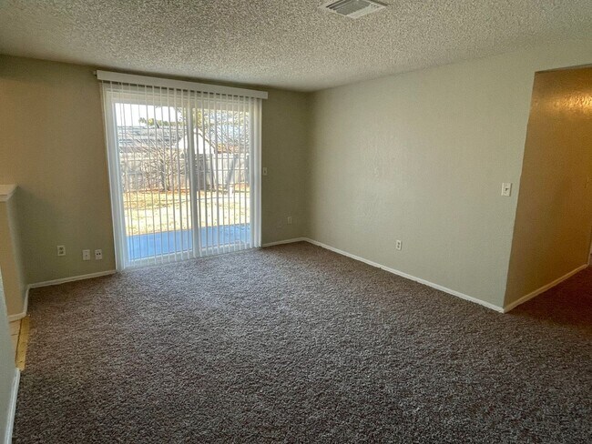 Building Photo - 4205 SE 49th St