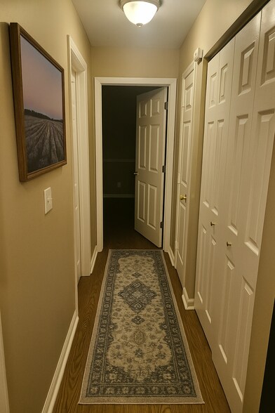 Building Photo - 332 Maplewood Dr