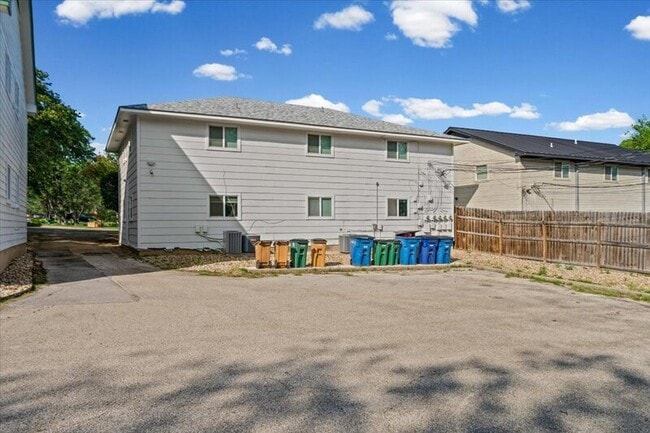 Building Photo - 3438 Willowrun Dr