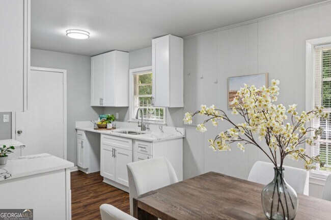 Building Photo - 3036 Will Rogers Pl SE