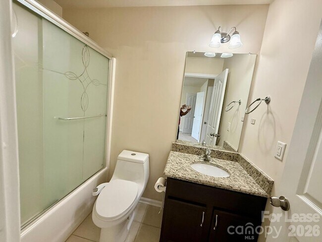 Building Photo - 1009 Providence Forest Dr