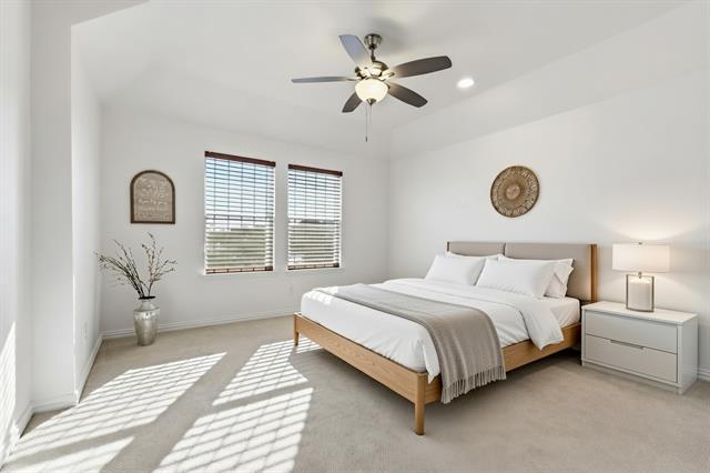 Building Photo - 741 Almeda Dr