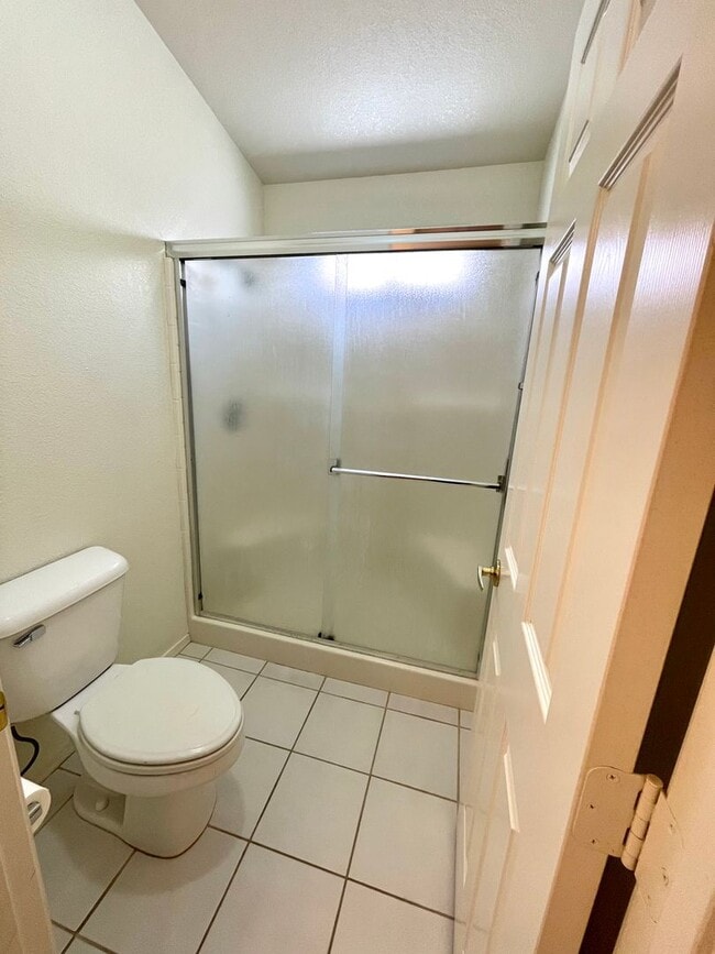 Building Photo - Great 3 Bedroom, 2 Bathroom Home in El Camino Village on the Parkway!