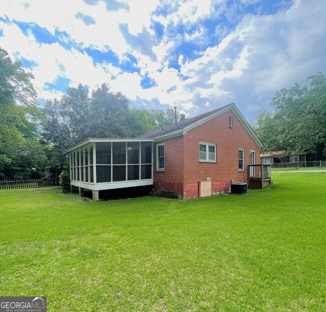 Building Photo - 308 Austin Ave