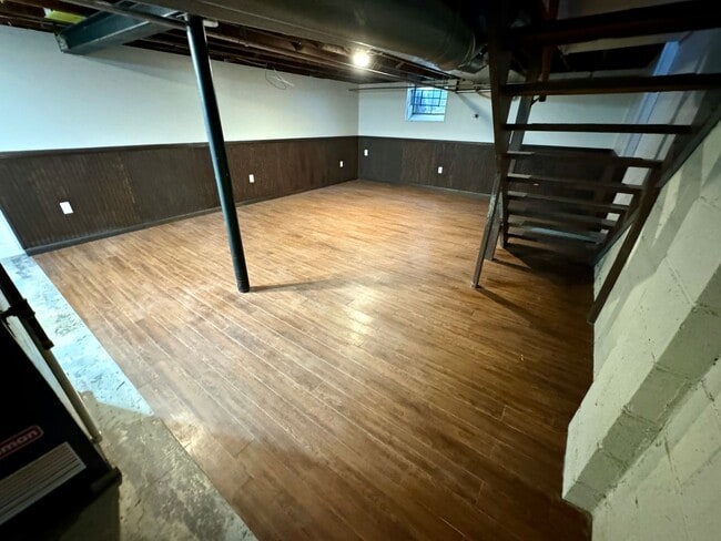 Building Photo - m1139sel