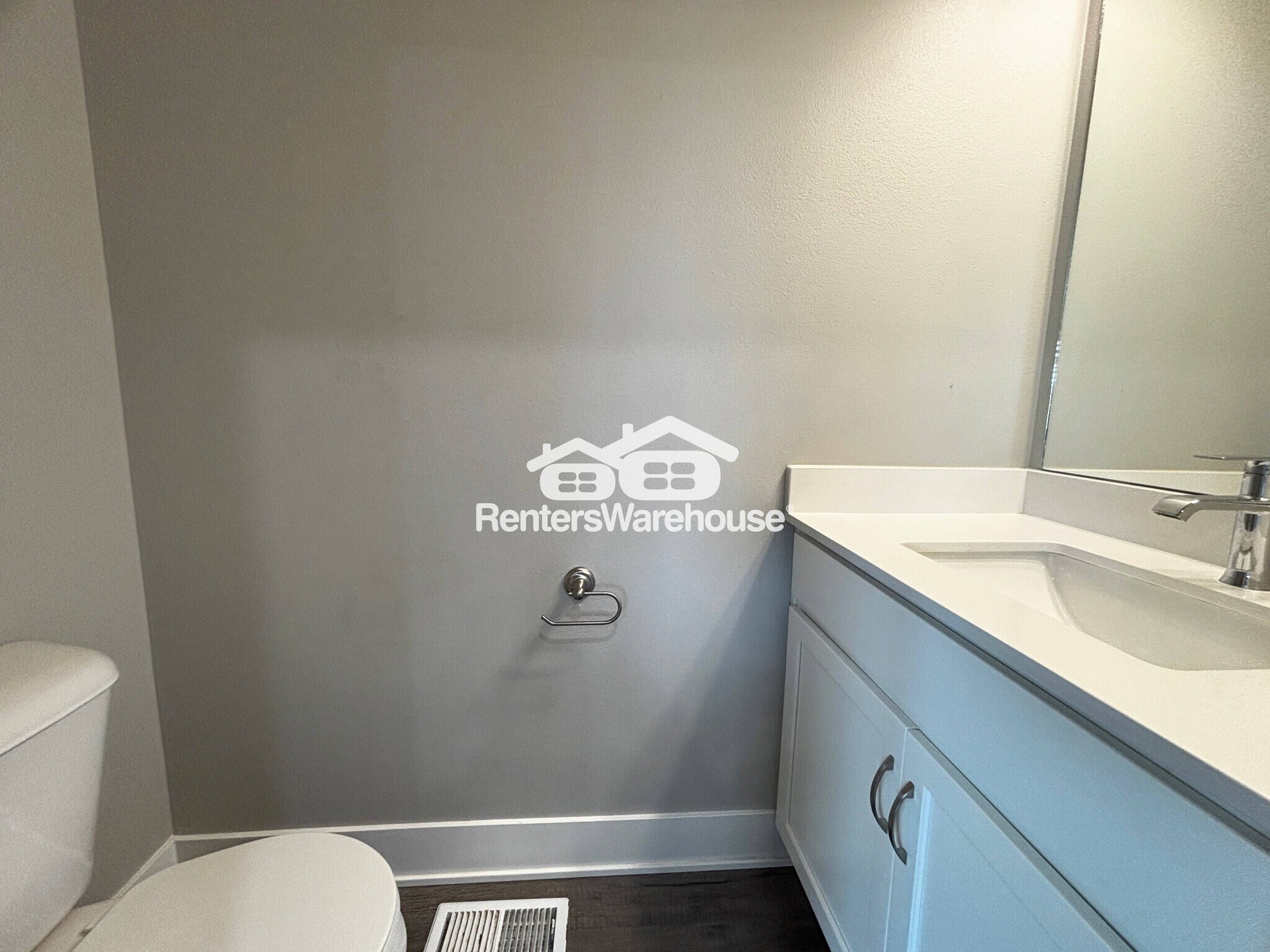 Building Photo - 15231 Deerview Dr