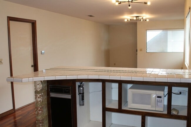 Building Photo - Great Single-Level Cayucos Apartment