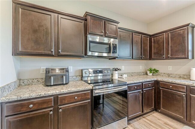 Building Photo - 123 Mulberry Dr