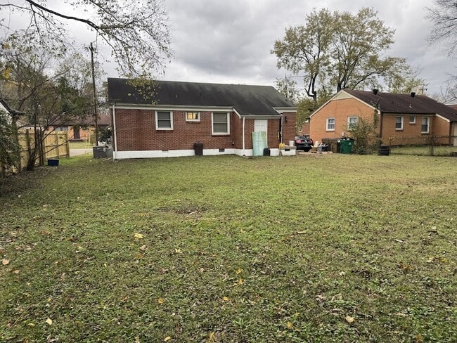 Building Photo - 1319 N 6th St