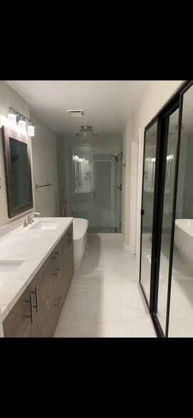 Building Photo - 41662 Aventine Ct