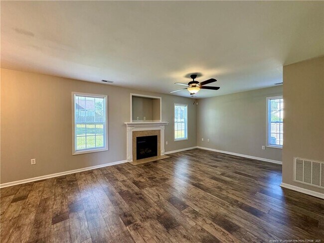 Building Photo - 105 Bluebonnet Oak Ct