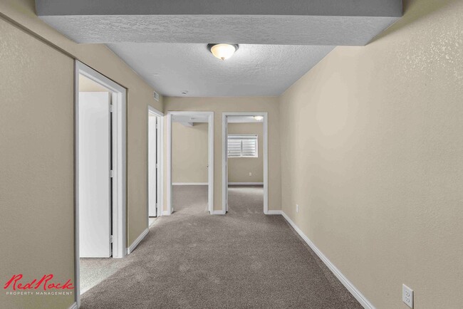 Building Photo - 1190 Pinecone Dr