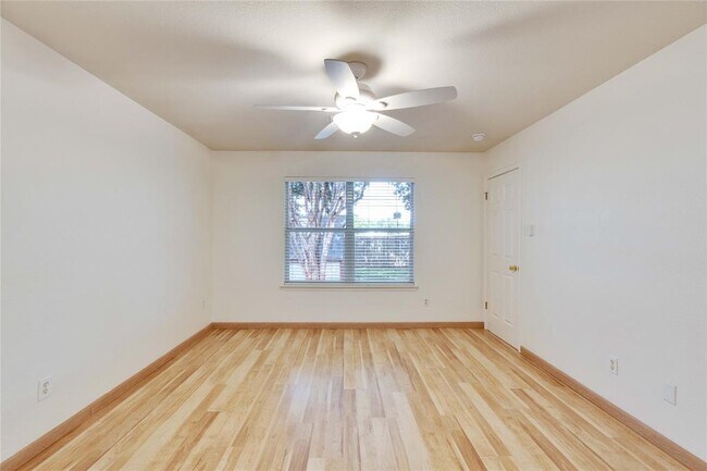 Building Photo - 2625 Gate Ridge Dr