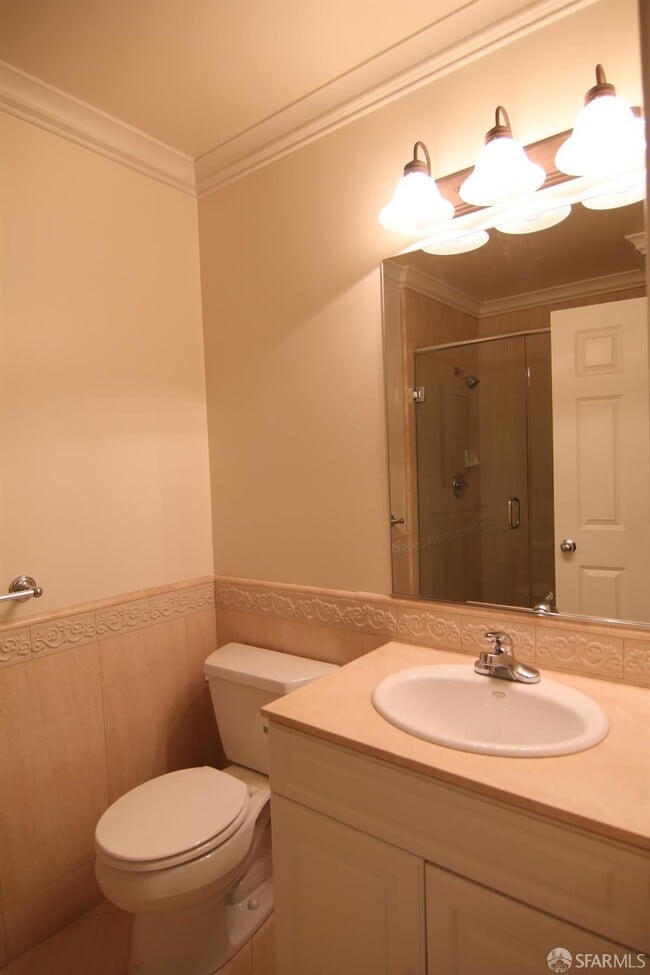Building Photo - 471 7th Ave